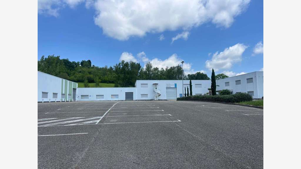 À vendre – Bâtiment industriel de 6 500 m² à Lafra