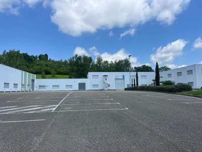 À vendre – Bâtiment industriel de 6 500 m² à Lafra