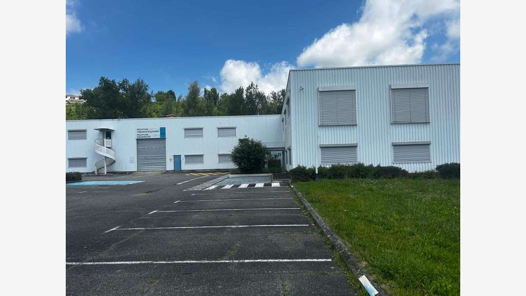 À vendre – Bâtiment industriel de 6 500 m² à Lafra