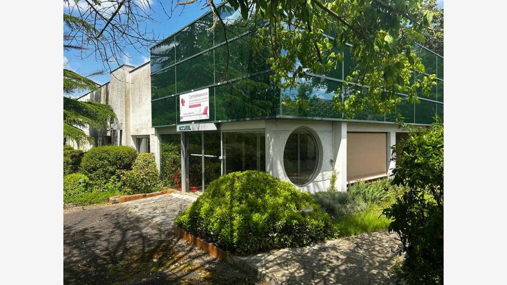 À vendre – Bâtiment industriel de 6 500 m² à Lafra