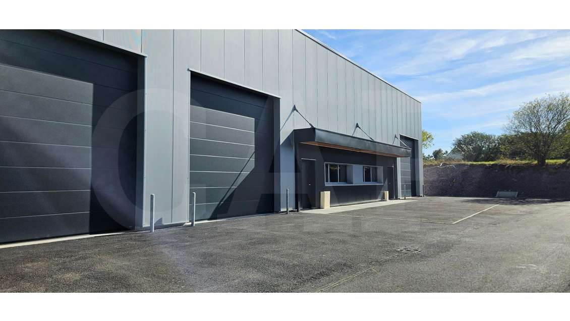 A vendre local 250m² neuf 10 min au Sud de Rennes