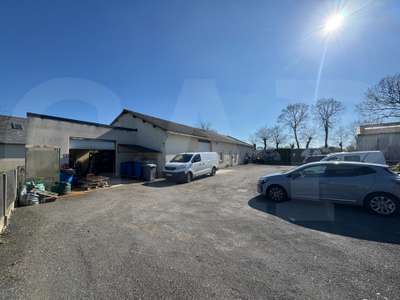 A vendre local d’activité bureaux 420m² à Laillé