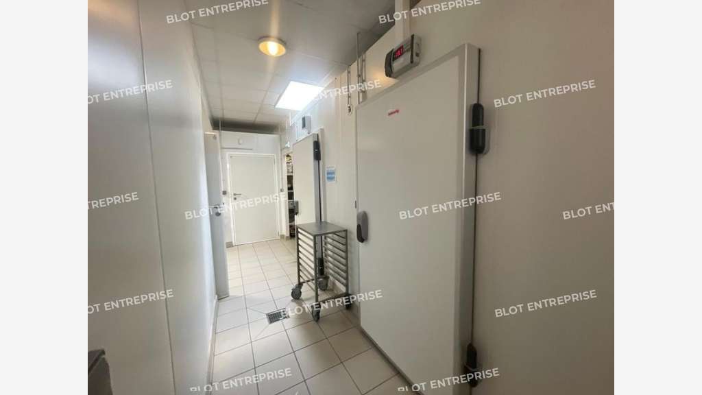 A vendre local d'activité 240m² en ZA à Lamballe