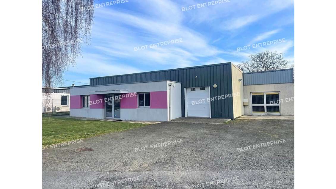 A vendre local d'activité 240m² en ZA à Lamballe