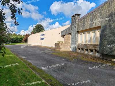 A vendre local activités 1 120m² Lampaul-Guimiliau