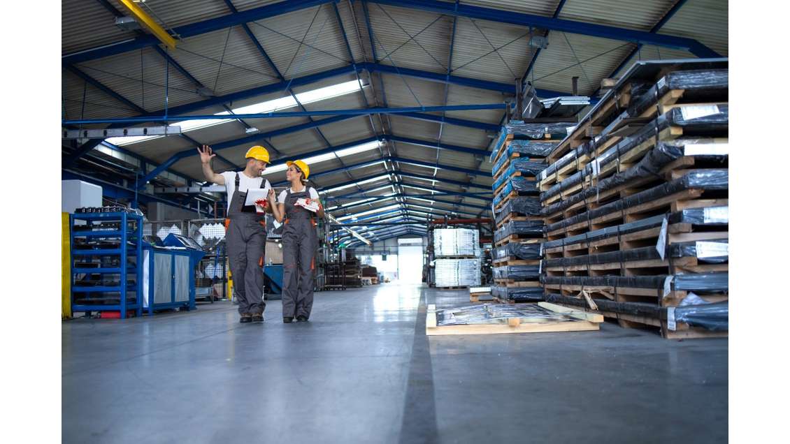 AV locaux d'activités 650m² VEFA axe Auray Lorient