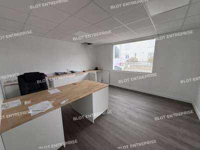 Vente Locaux d'activités - Entrepôts à Landivisiau