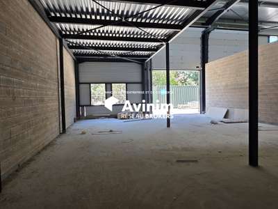 A vendre local d'activité de 248.36m² à Lattes