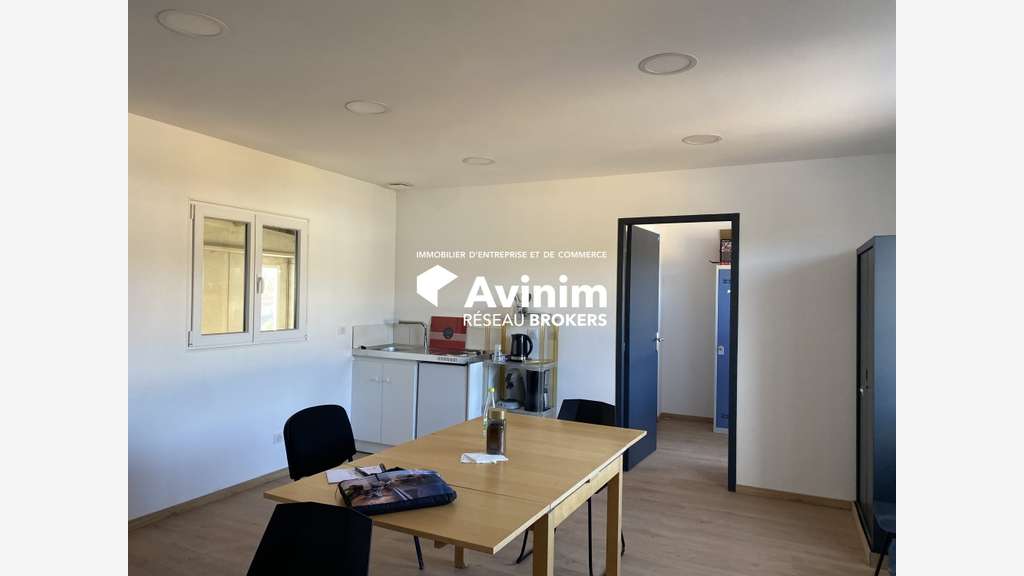 AV Local professionel 255m² au Cannet des Maures
