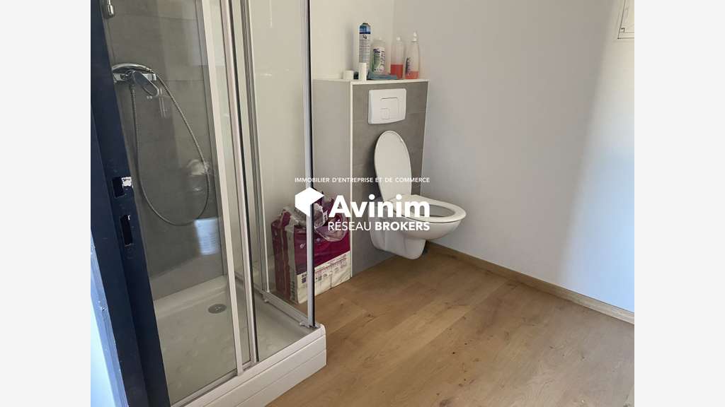 AV Local professionel 255m² au Cannet des Maures