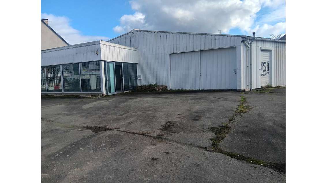 A vendre local de 350m² avec show-room au Mans