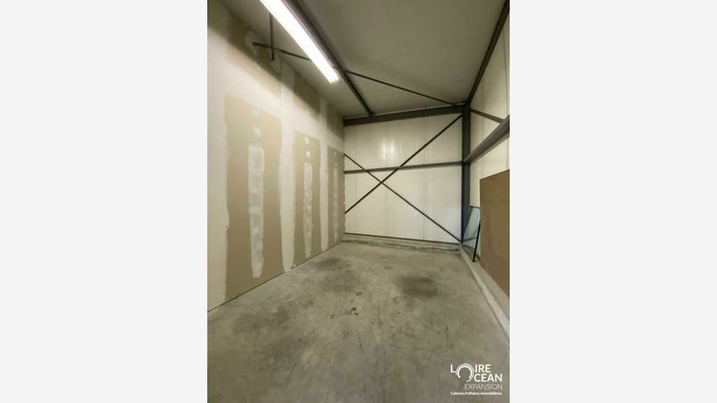 A vendre bâtiment independant 205m² au Pallet