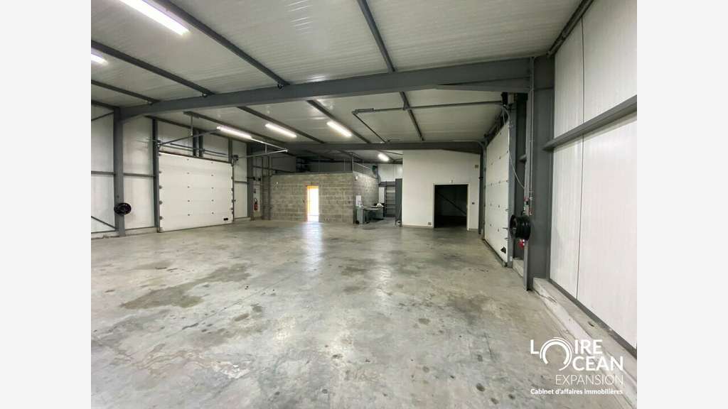 A vendre bâtiment independant 205m² au Pallet
