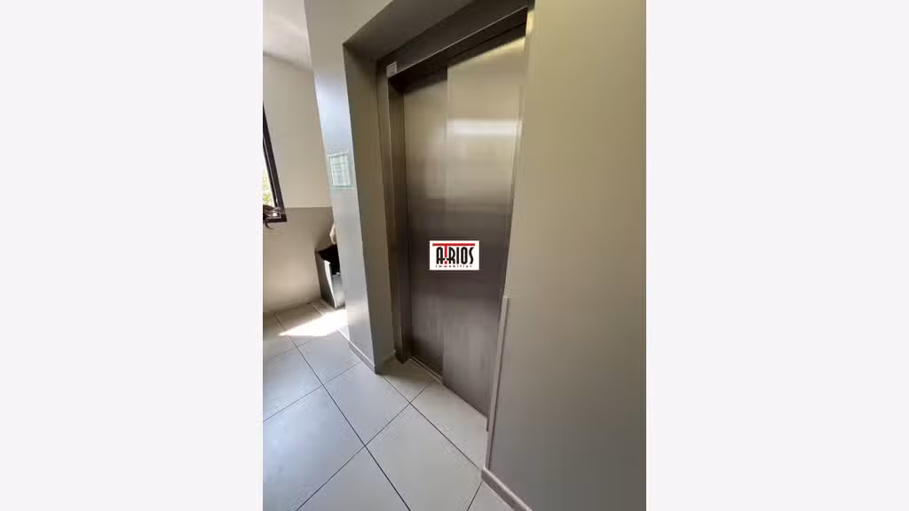 Vente bureaux et entrepôt de 1112m² au Pradet