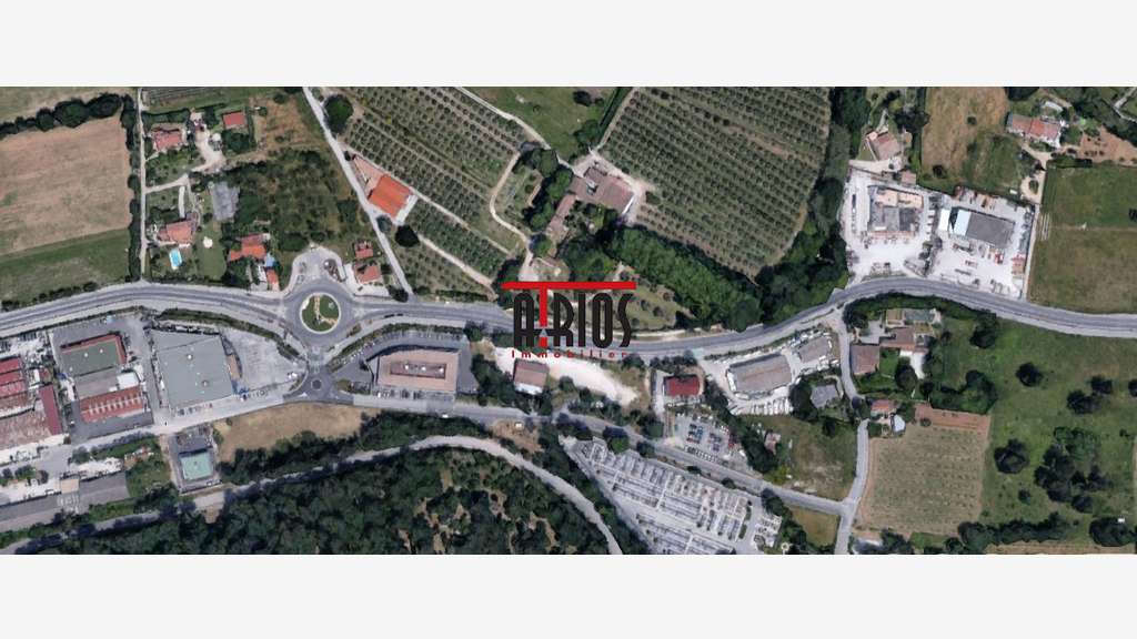 BATIMENT DE 1112 M2