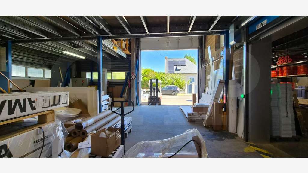 A vendre bâtiment 1250m² ZAC du Chêne Vert Le Rheu