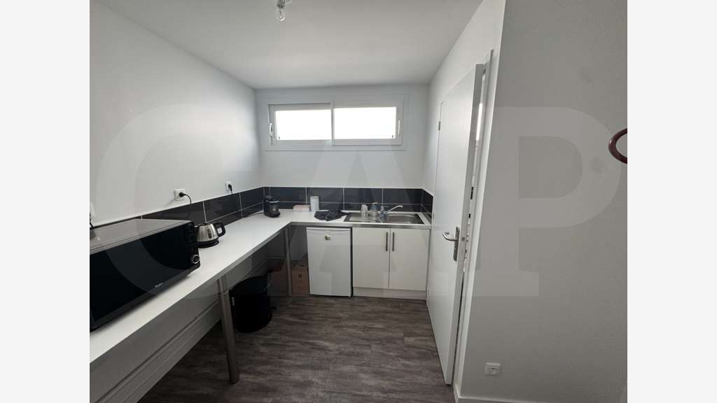 AV local d'activité 230m² avec extérieur au Rheu