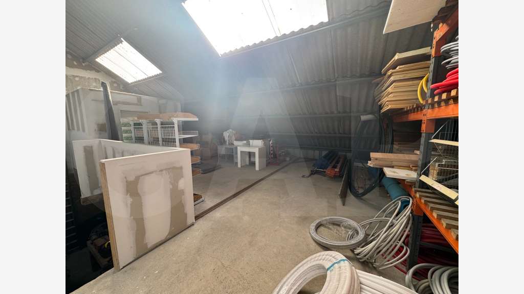 AV local d'activité 230m² avec extérieur au Rheu
