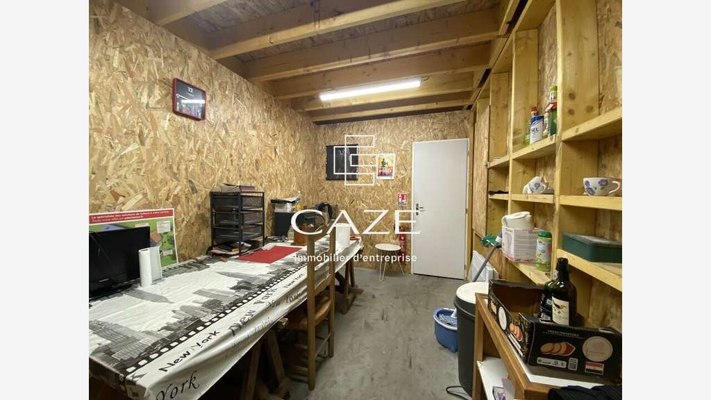 Local d'activité 250m² à vendre le Taillan Médoc
