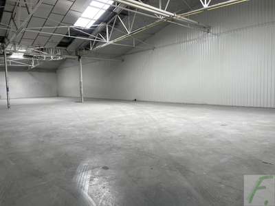 À vendre entrepôt 610m² loué au Touvet  