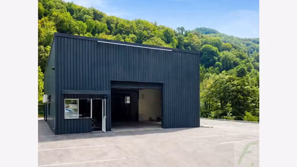 Local d'activité de 500m² à vendre le Versoud