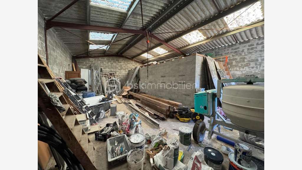 Vente entrepôt 100m² à Artigues de Lussac