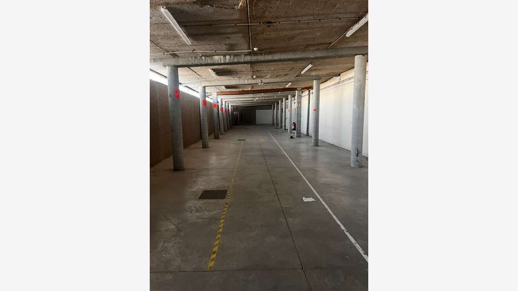 LOCAL COMMERCIAL 3 000 m² LES ROUSSES FRONTIÈRE S