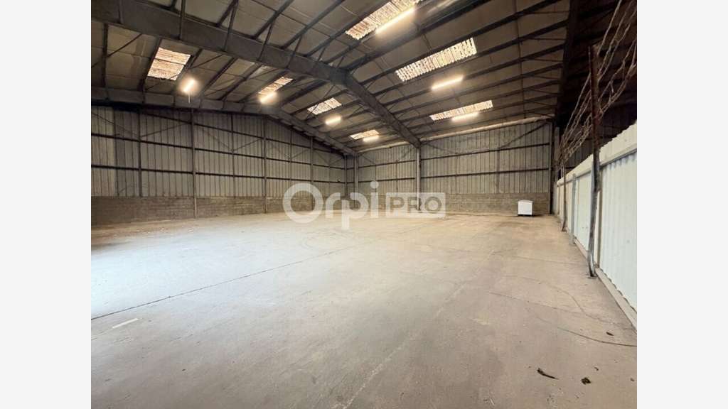 Entrepôt de 400m² à saisir