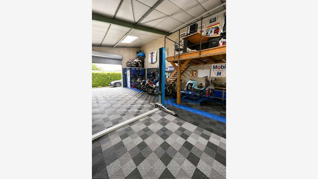Vente local entrepôt 87m² avec bureau à Lons