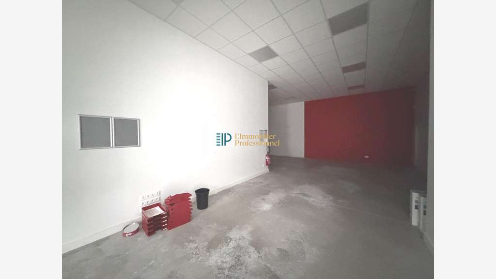 AV local d’activité 123m² à Caudan zone de Kerpont