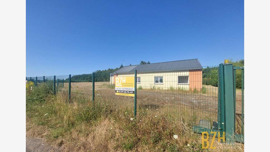 A vendre local 218m² sur terrain 5600m² Languidic