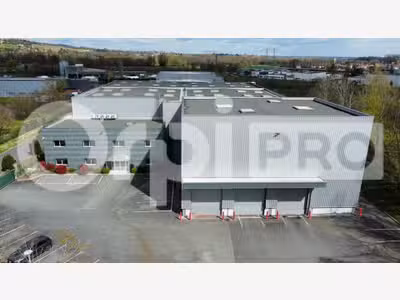 A vendre bâtiment industriel 4700 m²