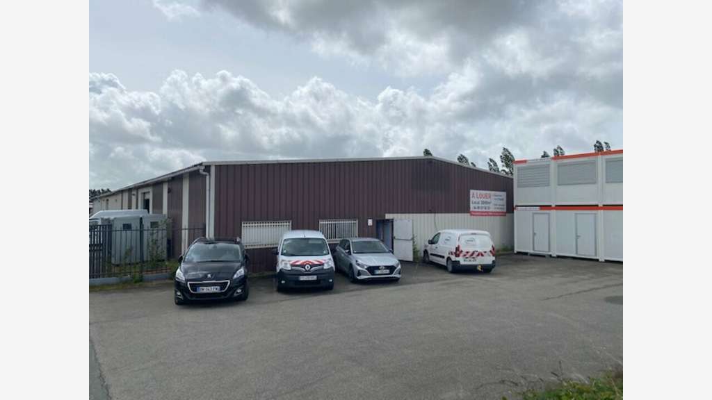 Local d'activité atelier 3000m² à vendre à Luçon