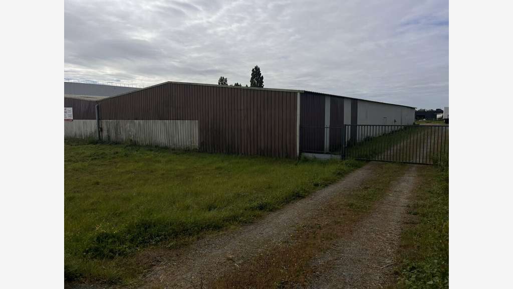 Local d'activité atelier 3000m² à vendre à Luçon