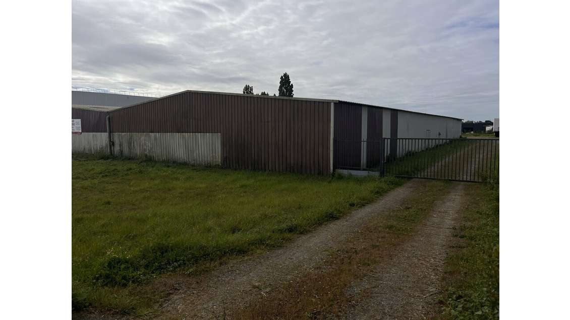 Local d'activité atelier 3000m² à vendre à Luçon