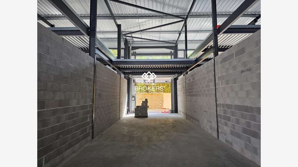 Local d'activité en VEFA 116m² à vendre à Lunel