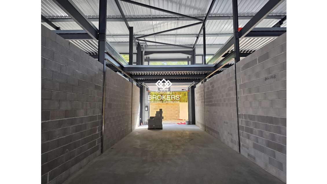 Local d'activité en VEFA 116m² à vendre à Lunel