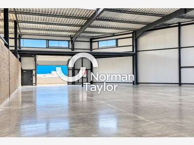 Local d'activité de 288m² à vendre à Lunel Viel