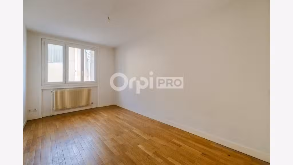 LOCAL PROFESSIONNEL A VENDRE - 36.60 m² - LYON 6
