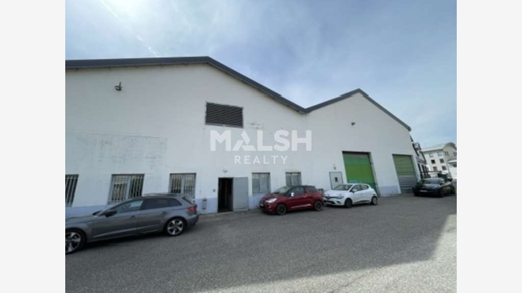 Locaux à louer 1900m² divisibles en 2 à Lyon 8e