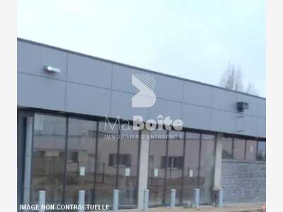 Vente show room atelier 900m² à Mably