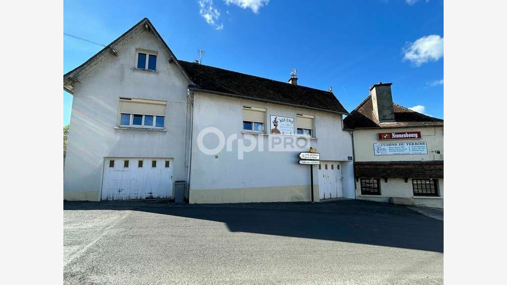 A vendre ensemble immobilier 357m² à Magnac Bourg