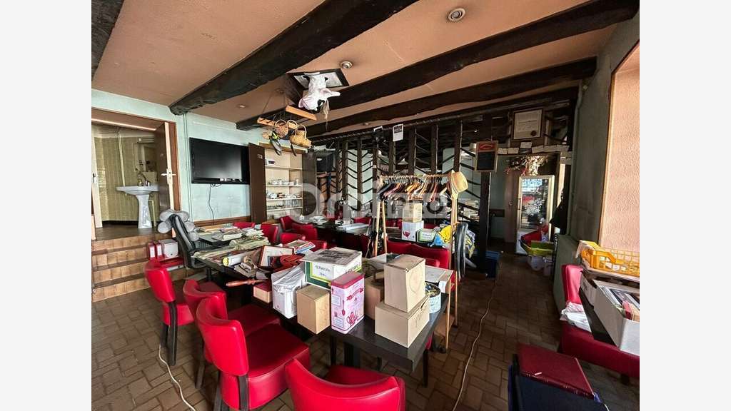 A vendre ensemble immobilier 357m² à Magnac Bourg