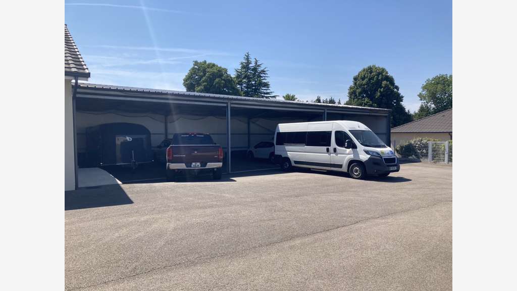 A vendre locaux d'activités de 80m² à Magnac-Bourg