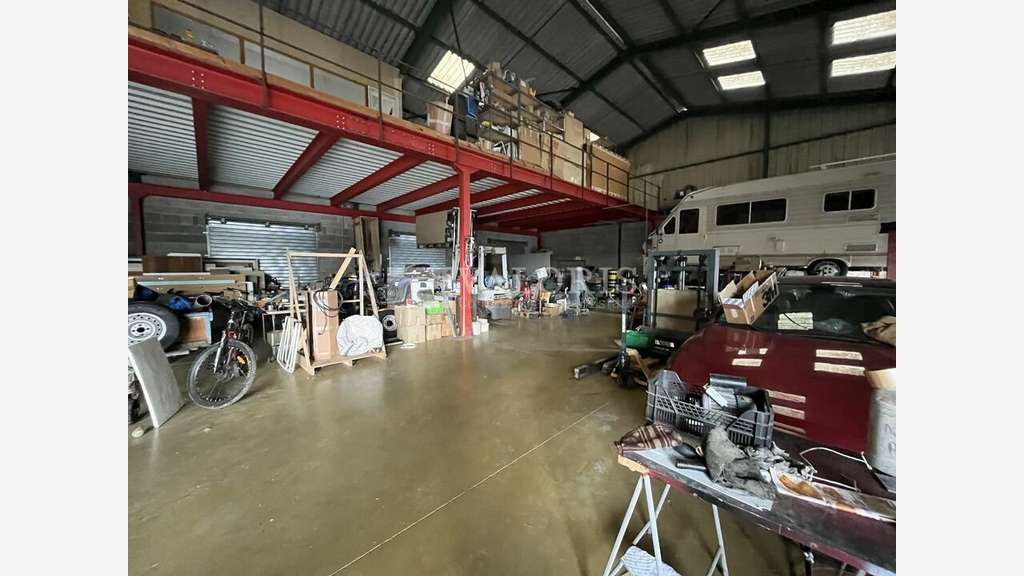 AV local activité 1500m² Marcilly-d'Azergues