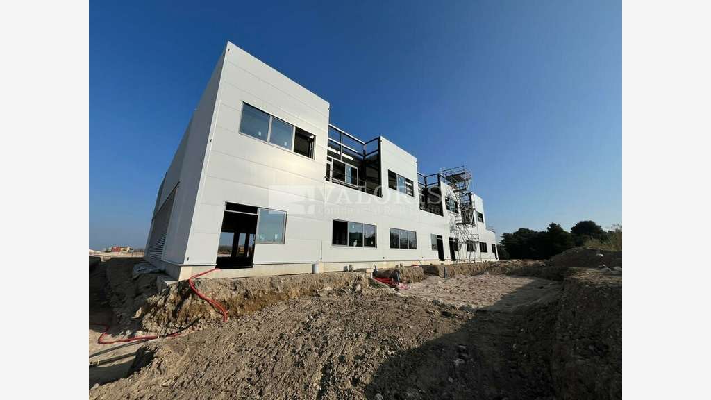 cellules à partir de 619m² à vendre ZI Marignane