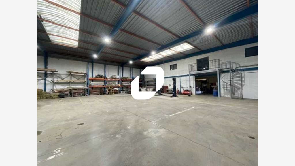 Vente Local d'activité 1259m² Marines