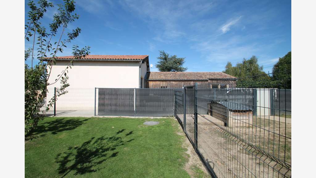 À vendre local professionnel 184m² prox Marmande
