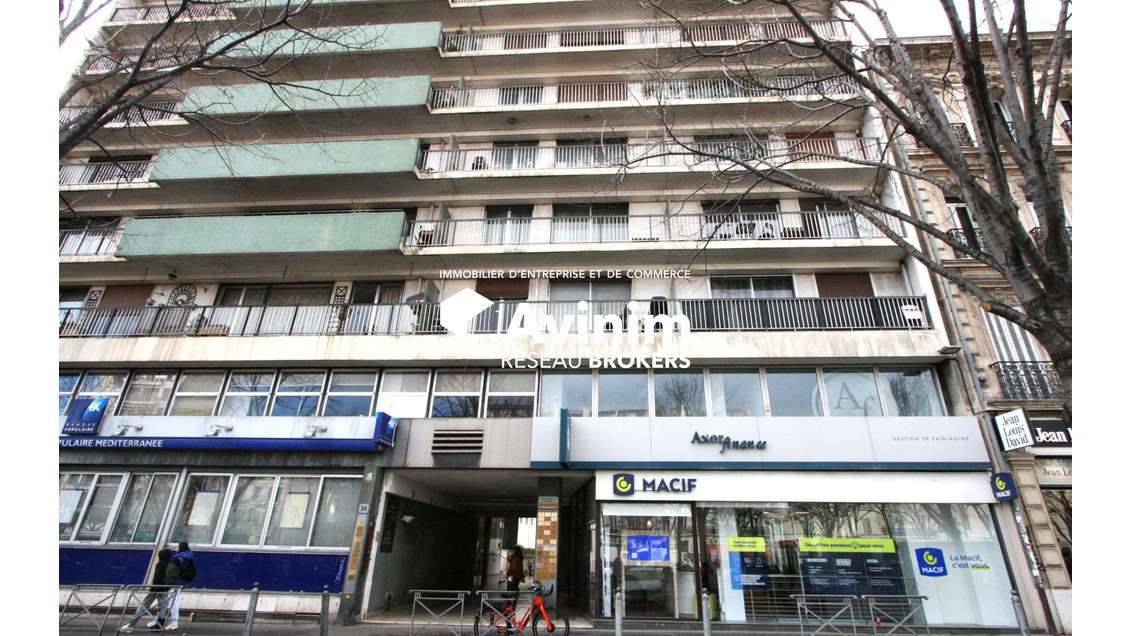 A VENDRE -LOCAL PROFESSIONEL 13006