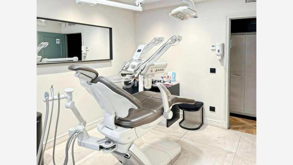 Cède centre médical 198m² empl N°1 Marseille 13006